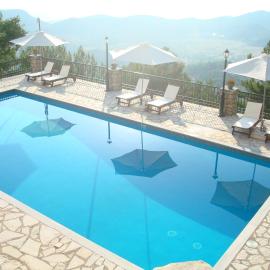Merlot Village Rental Properties，位于Kariá的酒店