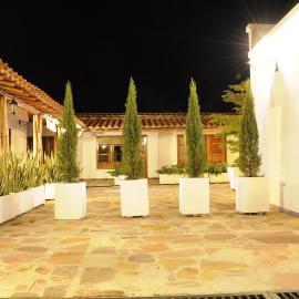 Hotel Madera y Tierra，位于Tame的酒店