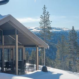 Modern Cabin With Panoramic View On Bringsfjellet，位于Lalm的酒店