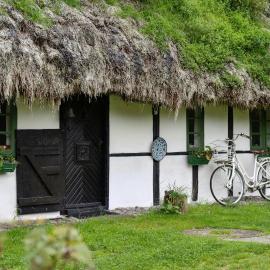 Unique Summer House With Seaweed Roof On Læsø，位于莱斯的酒店