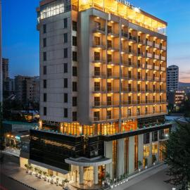 Doubletree By Hilton Addis Ababa Airport，位于亚的斯亚贝巴的酒店