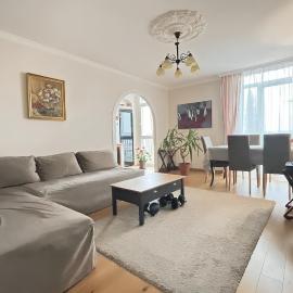 Bel & Grand Appartement proche du centre，位于贡比涅的酒店