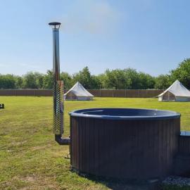 Salomon Glamping，位于Mooste的酒店