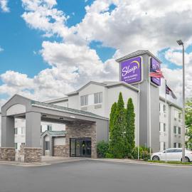 Sleep Inn & Suites at Concord Mills，位于Harrisburg的酒店