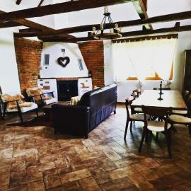 Cerdacul din livada - Șura Bunicilor，位于Vaideeni的酒店
