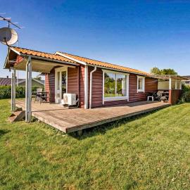 Beautiful Home In Bogense With Wifi