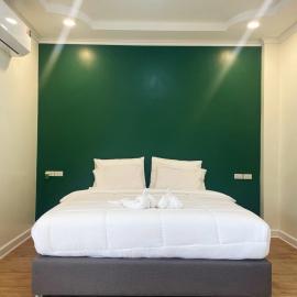 Natcha Hotel and Residence，位于Sathani Chumphon的酒店