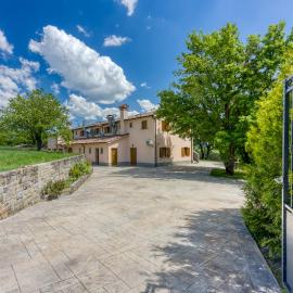 Grad Inn Apartments & Resort，位于Gračišče的酒店