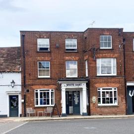 The White Hart Hotel，位于谢福德的酒店