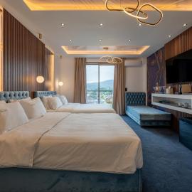 Greek House Hotel，位于新马尔马拉斯的酒店