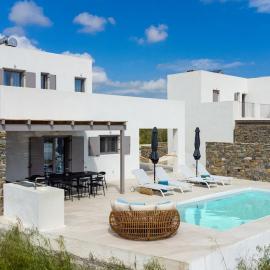 Gorgeous Villa with Sea View，位于莫罗斯帕罗的酒店