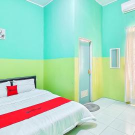 RedDoorz Syariah near RS Dr Hafiz Cianjur，位于展玉的酒店