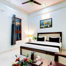 Hotel Royal Residency，位于Bahora的酒店