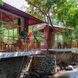 Leafyden Forest Cottages，位于Talekhār的酒店