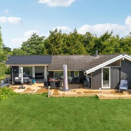 Pet Friendly Home In Dronningmølle