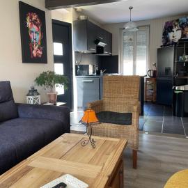 Agréable maison de ville à Pacy sur eure，位于厄尔河畔帕西的酒店