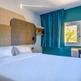 B&B HOTEL Nîmes Caissargues，位于凯萨尔格的酒店
