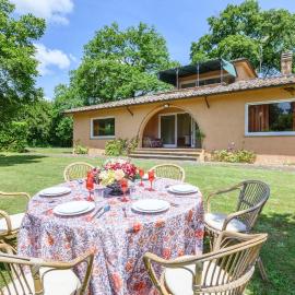 Stunning Home In Sutri，位于苏特里的酒店