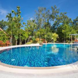 OYA International Resort Phuket 普吉岛欧雅国际度假酒店，位于查龙的酒店