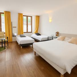 Logis Hôtel de Genève et Restaurant , Faverges-Seythenex，位于法韦热的酒店