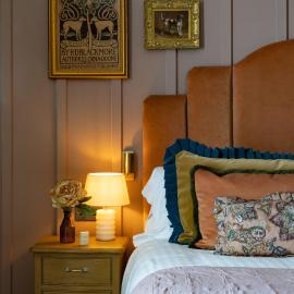 The Ragged Robin - A Heartwood Inn，位于戈德尔明的酒店