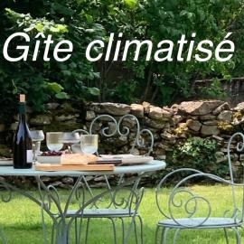 L'instant Beaujolais 2 ou 4 personnes Logis cosy balnéo vue jardin，位于Theizé的酒店