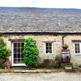 Stunning stone cottage on Bath's doorstep，位于博克斯的酒店