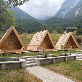 Glamping Kamp Triglav，位于索卡的酒店