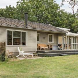 Bøtøstrand feriehus 90，位于博托比的酒店