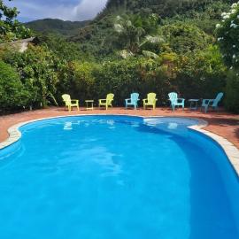 HUAHINE - Bungalow Picasso，位于法勒的酒店