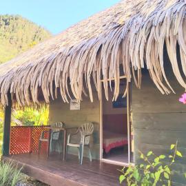 HUAHINE - Bungalow Perroquet，位于法勒的酒店
