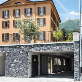 Maioliche Apartments Griante，位于格里安泰卡德纳比亚的酒店
