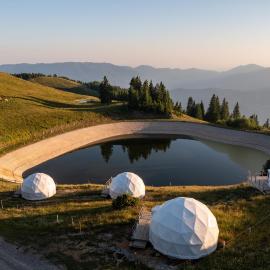 Stargazing Glamping Domes Golte，位于莫济列的酒店