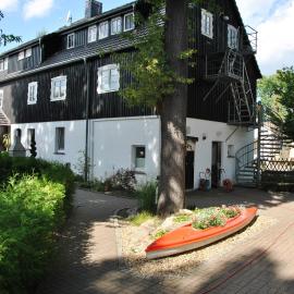 Waldschulheim Halbendorf Spree，位于Malschwitz的酒店