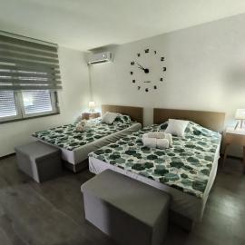 Apartman Dragićević - Stan na dan，位于Bogatić的酒店
