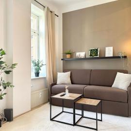 LIVA Stays Schwerin Zentrum - 4 Ferienwohnungen mit Küche und WLAN - Nähe Hauptbahnhof - Ideal für Familien & Monteure，位于什未林的酒店