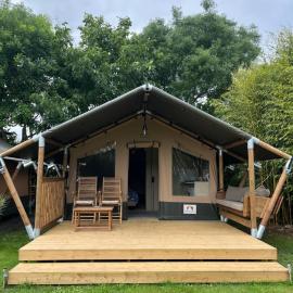 Romala's Glamping Hideaway，位于Kiel的酒店