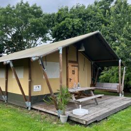 Glamping tent Romala，位于Kiel的酒店