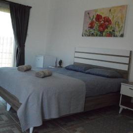 Ecolive Guest House，位于Ayios Epiphanios的酒店