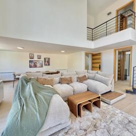 Sierra Faqra Duplex 3BR w Balcony，位于Afqā的酒店