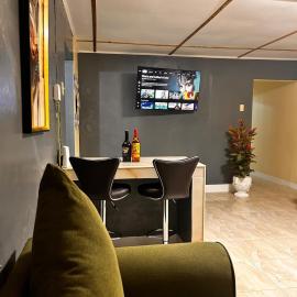 Luxury Struan Castle Hill condo，位于Kupuis的酒店