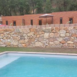 Fragas do Cabril Eco & Wellness Lodge，位于洛萨的酒店