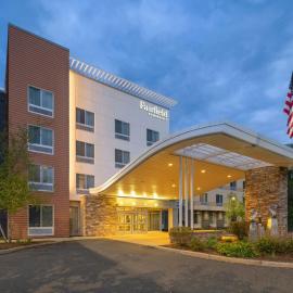 Fairfield Inn & Suites by Marriott Springfield Northampton/Amherst，位于北安普敦的酒店