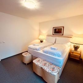 Gemütliches und geräumiges Apartment für Familien und Gruppen mit Seeblick，位于海登的酒店
