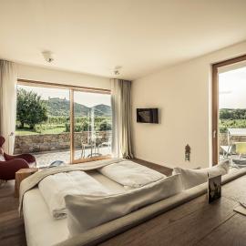 MALAT Weingut und Hotel，位于弗思的酒店