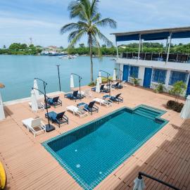 Phuket Boat Quay Hotel Panwa Beach，位于攀瓦海滩的酒店