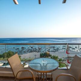 Creta Mare Hotel，位于普拉基亚斯的酒店