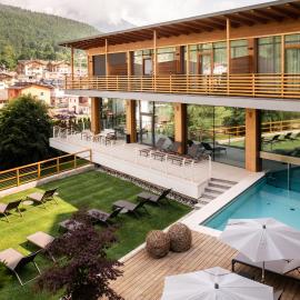 Corona Dolomites Hotel，位于安达洛的酒店
