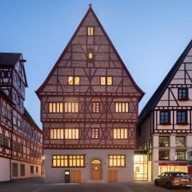 Hotel Krone Oettingen，位于Oettingen in Bayern的酒店