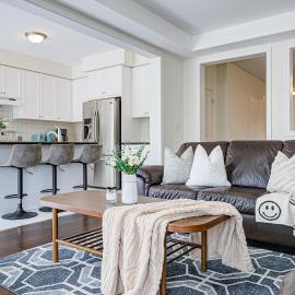 Richland Modern Luxury house，位于列治文山的酒店